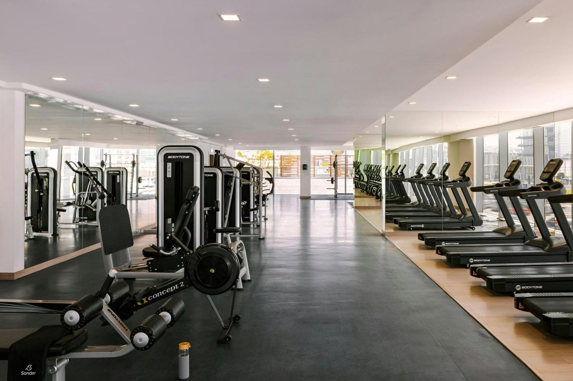Sonder By Marriott Bonvoy Downtown Towers Apartments Dubai Bagian luar foto